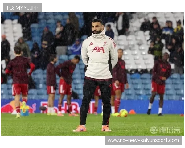 利物浦肋部渗透十分犀利，萨拉赫卷射稍稍高出